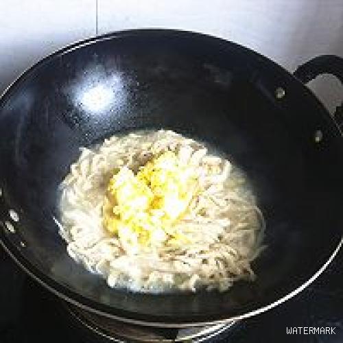 平菇鸡蛋汤