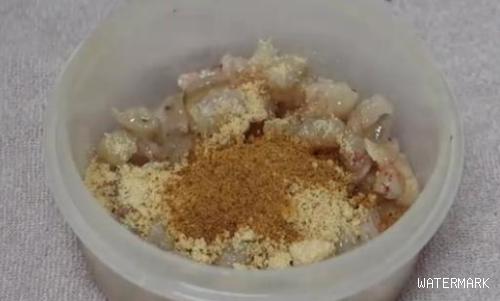海钓中，虾仁钓饵的腌制调味的方法介绍