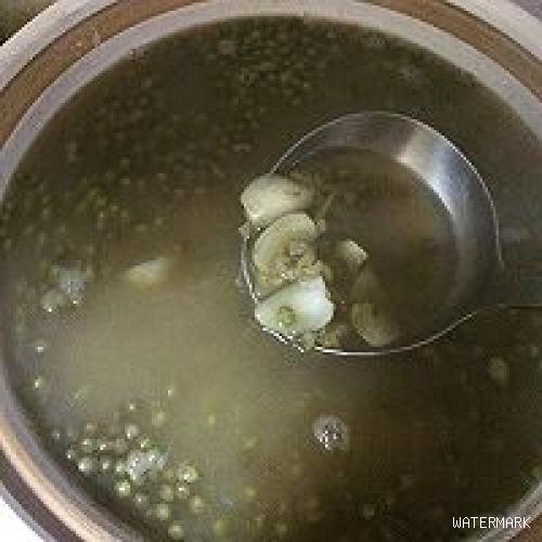 绿豆百合汤～～夏天消暑良品