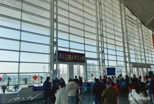 广州市花都区离白云国际机场多远